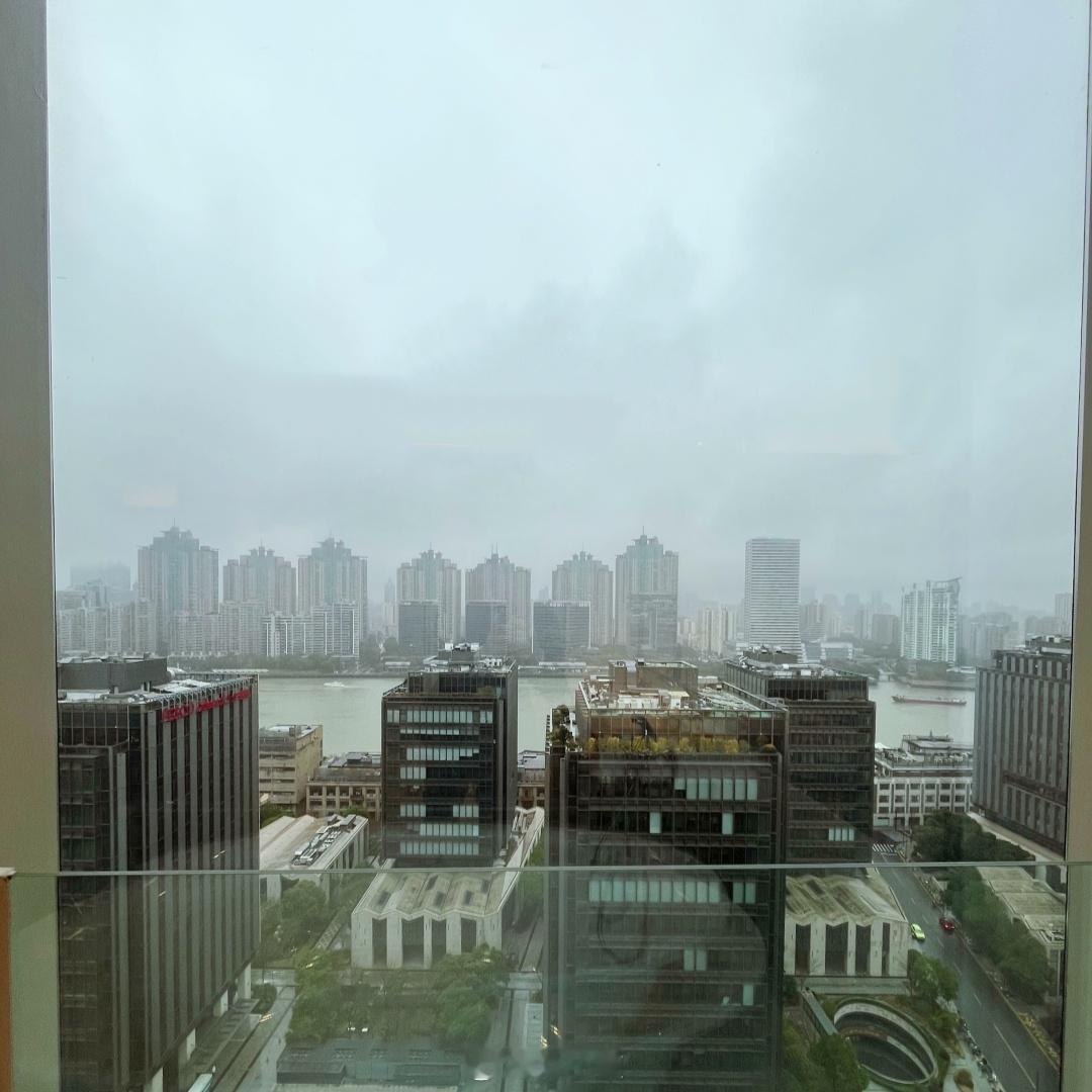 分手从送栋楼变成仅退款景甜本来也不差钱。给大家再看看当时说是她的房子，外滩顶豪孤