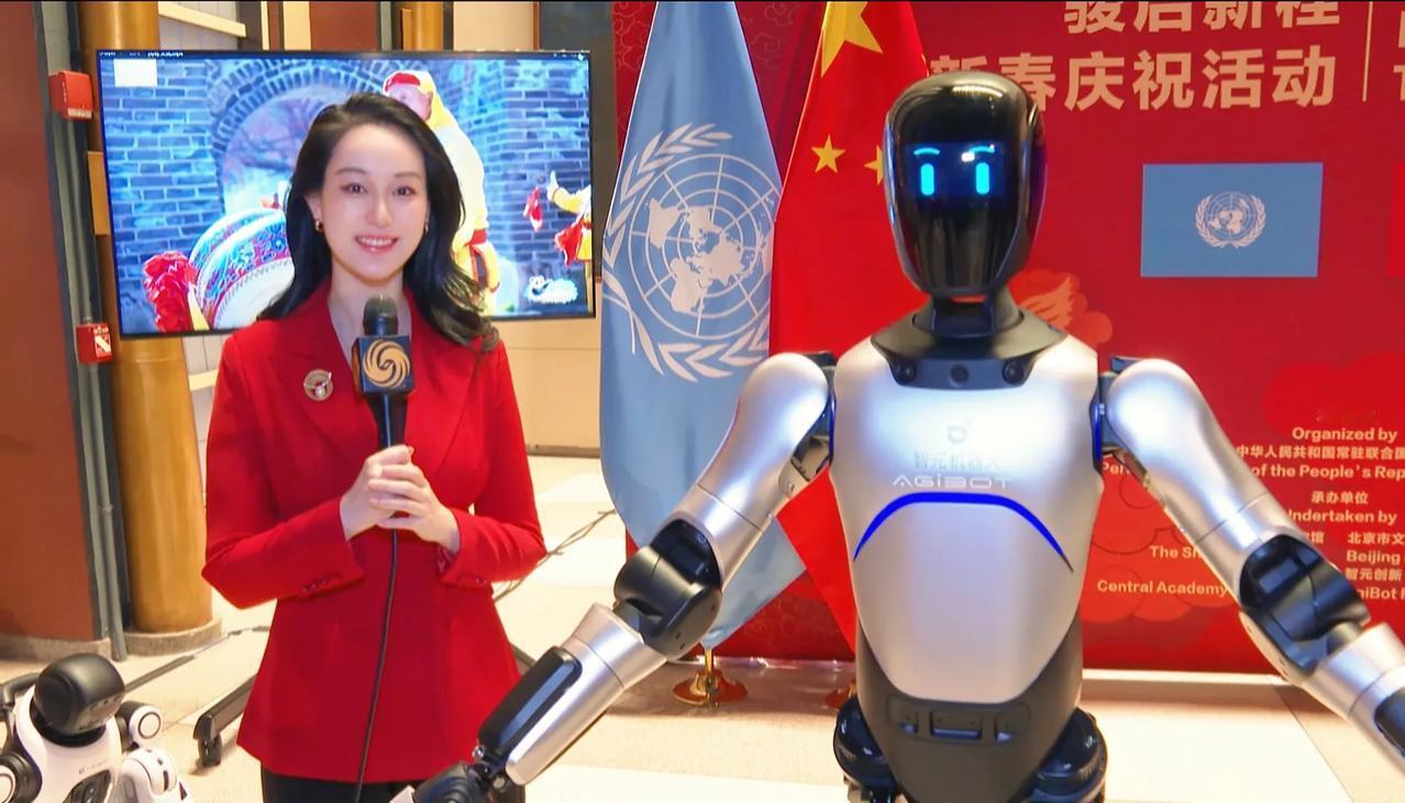 今年大家都是怎么过年的？今年我和机器人一起，还顺便参加了一场“包馄饨大赛”，包的