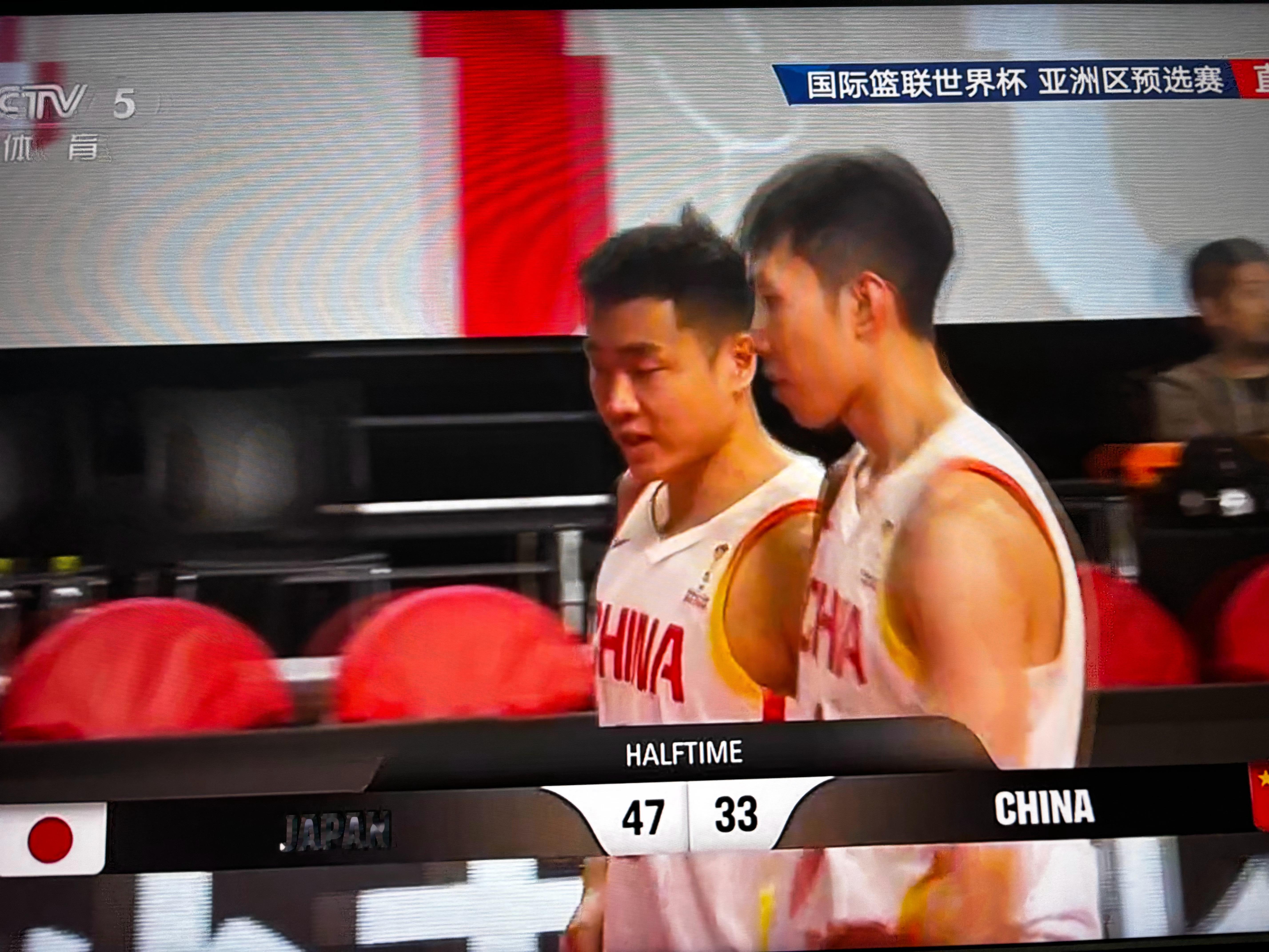 中国男篮vs日本男篮｜半场结束，男篮落后日本14分，这比分差距，下半场不爆发的话
