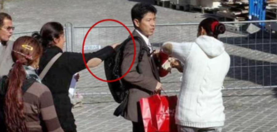 [中国赞]听说在欧洲，小偷们之间有个规矩，偷中国游客的钱和物品可以，但绝对不碰中