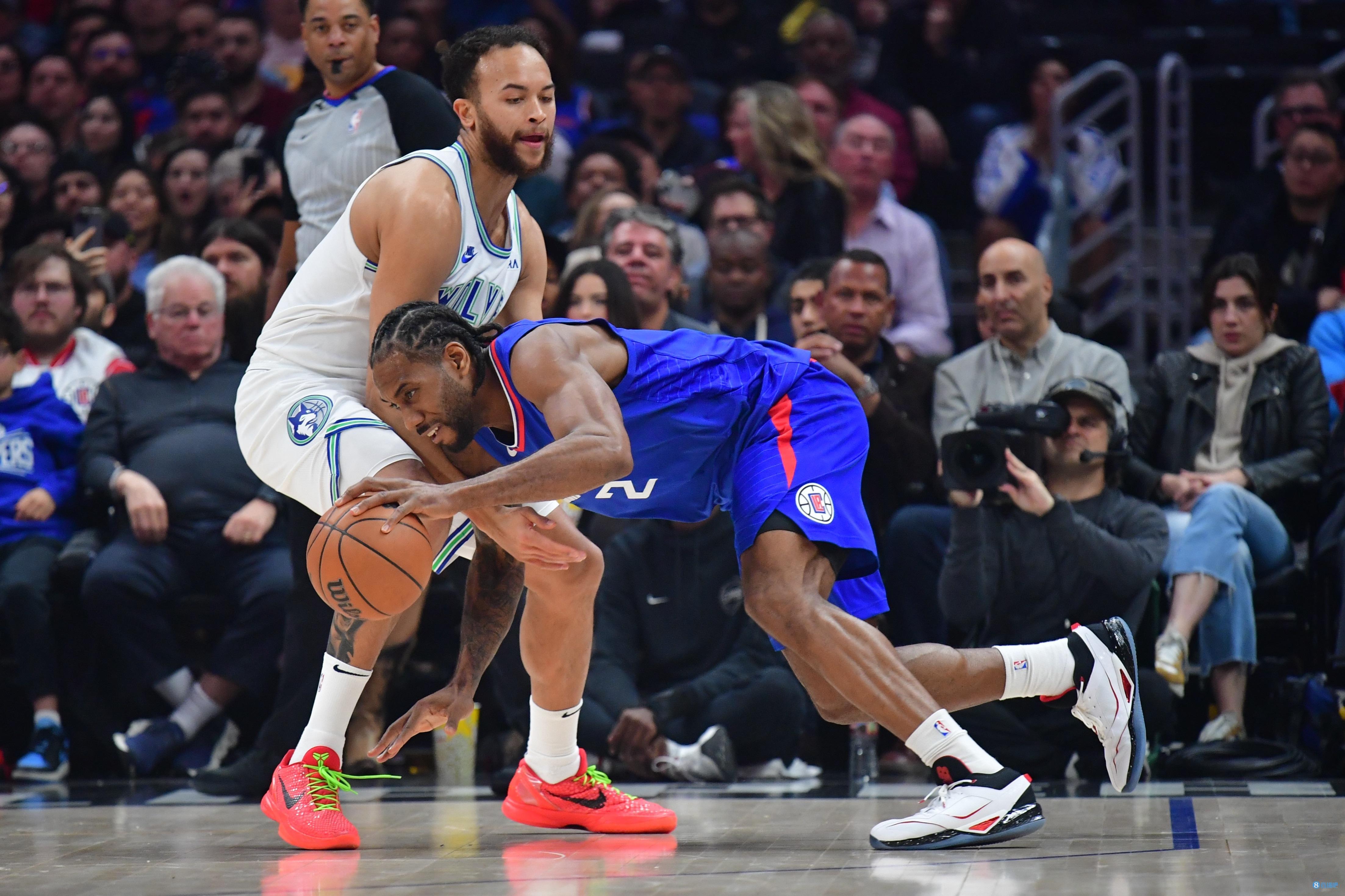NBA[超话] 李凯尔：以前我和小卡是队内最年轻的 现在我俩是队内最老的了马刺 