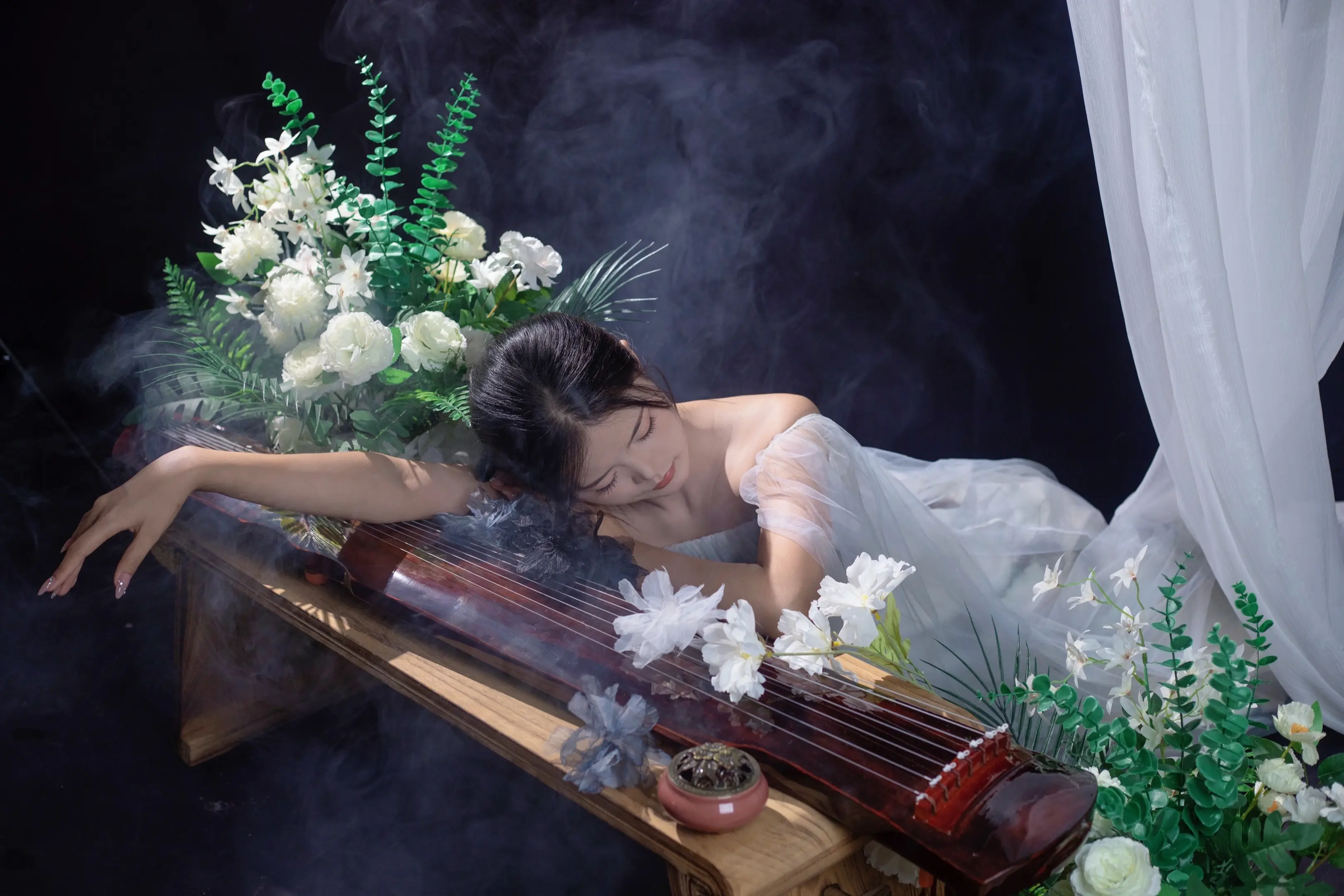 总有人间一两风，填我十万八千梦。