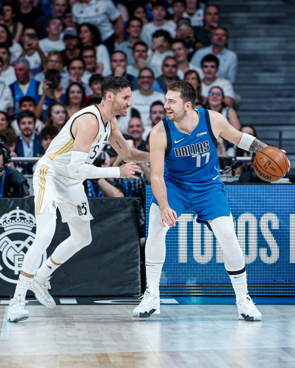 #独行侠vs皇马##NBA季前赛# 独行侠 123-127 皇马男篮在对手的强攻