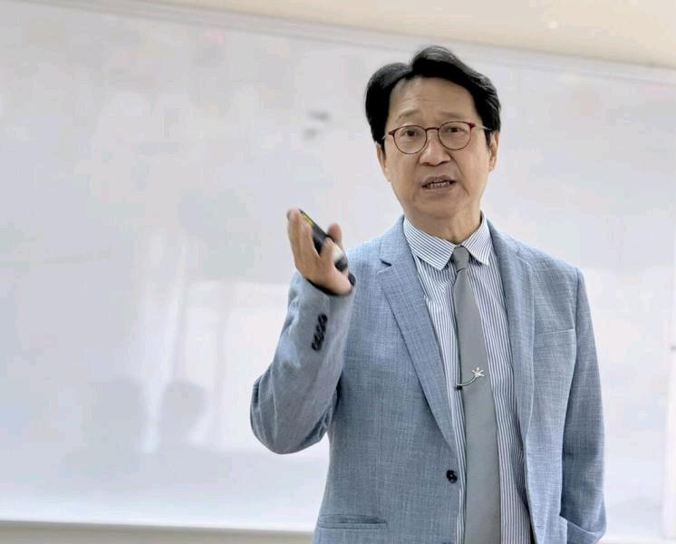 特朗普重新执政以来，频频施压台湾增加在美半导体投资，专研地缘政治与科技战的台湾专