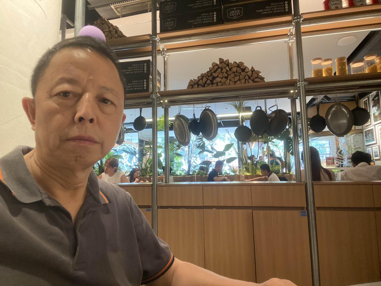 关于汝官窑界定的个人观点

各位网友晚上好！今天我们来聊一聊汝窑。

众所周知，
