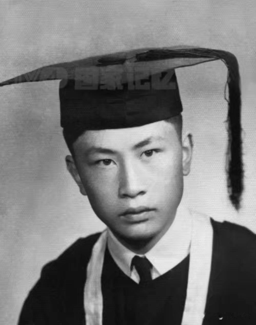 红星闪耀岁月
朱光亚是我国核科学事业奠基人、两弹一星元勋。他牵头完成原子弹、空投