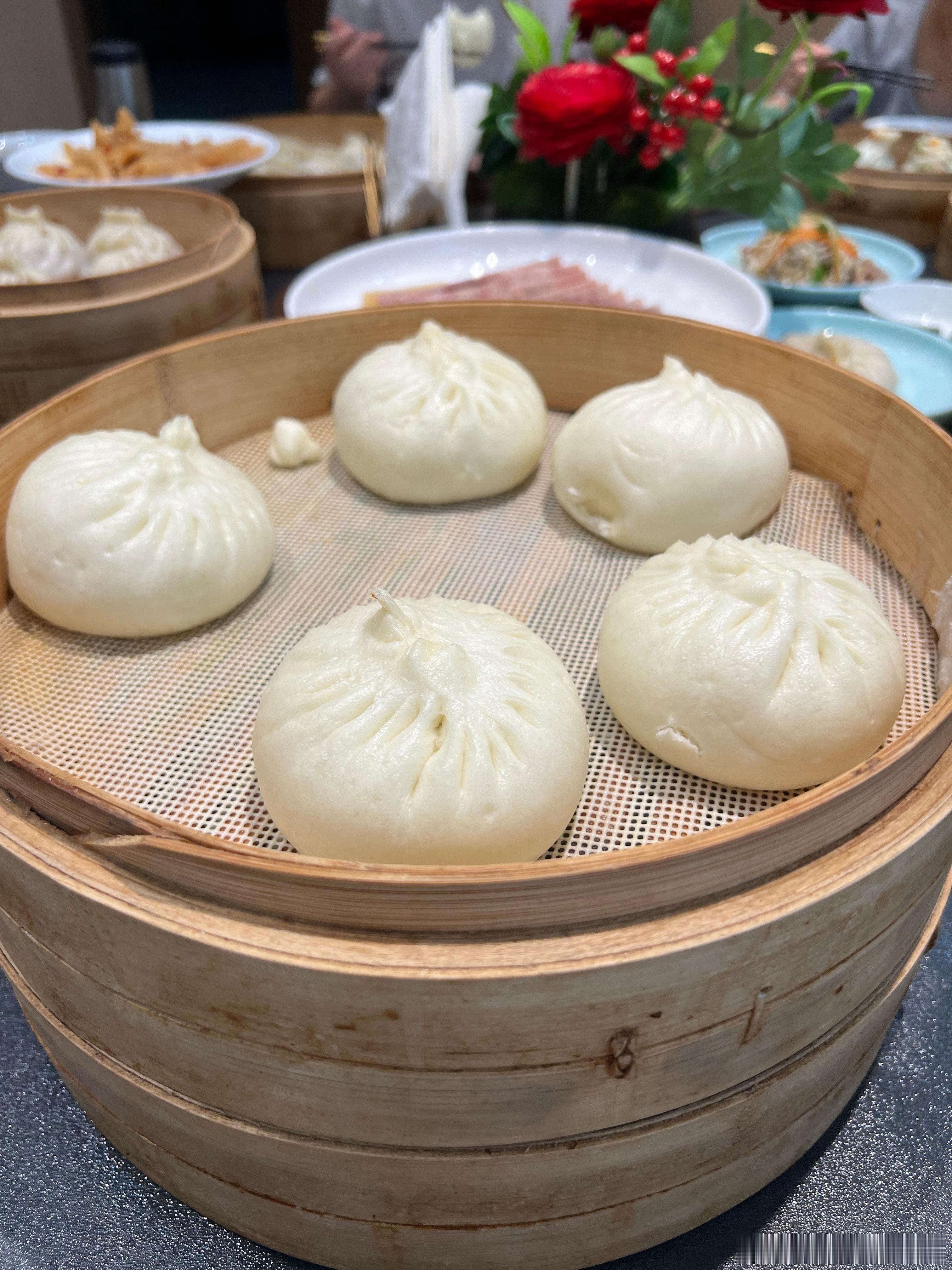 这两天在老家吃饭要吃晕了[开摆]再加上倒时差…我已经过得不知天昏地暗每天想剪一剪
