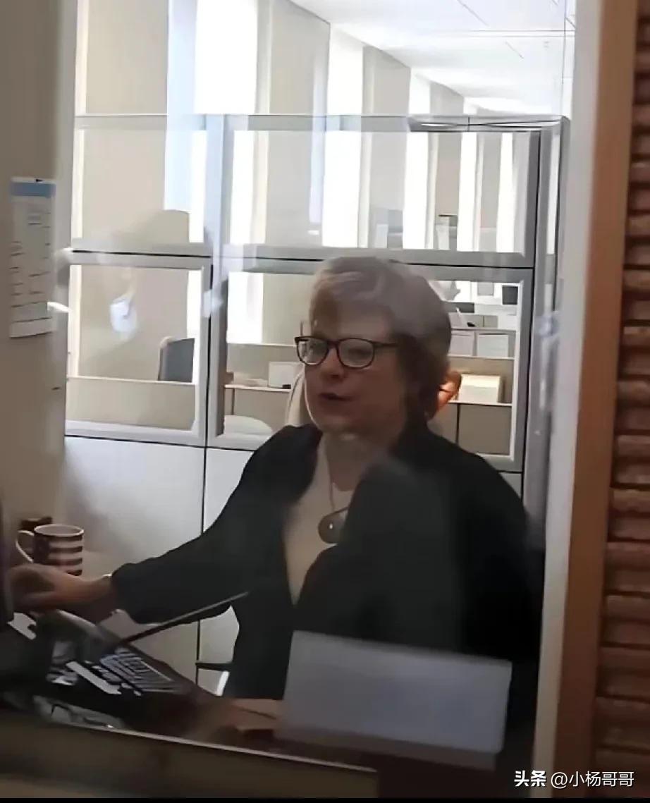 美签被拒的人现在估计肠子都悔青了！

他们后悔的不是资金准备不足，也不是材料缺少