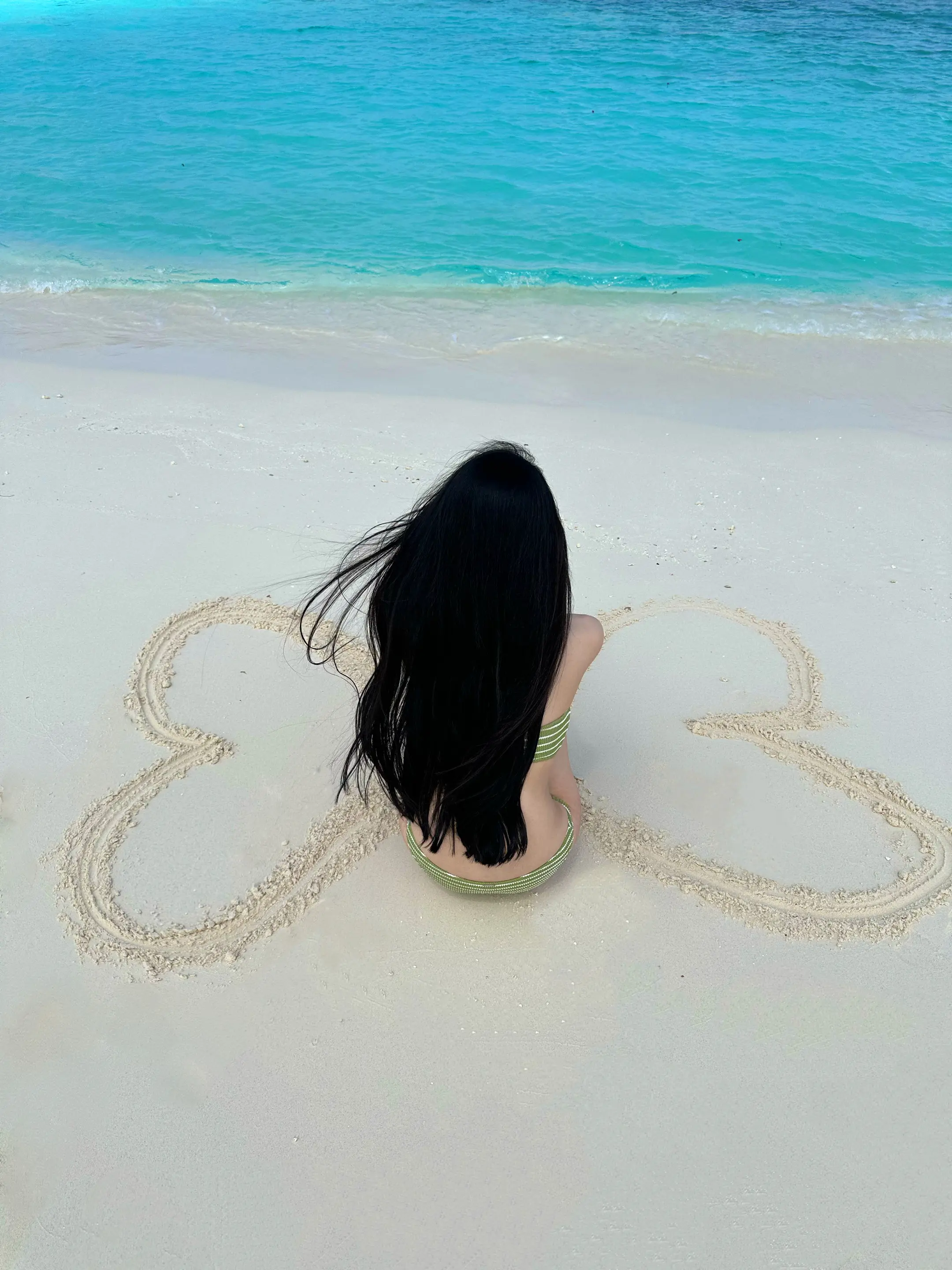 wow 在海边发现一只蝴蝶🦋。