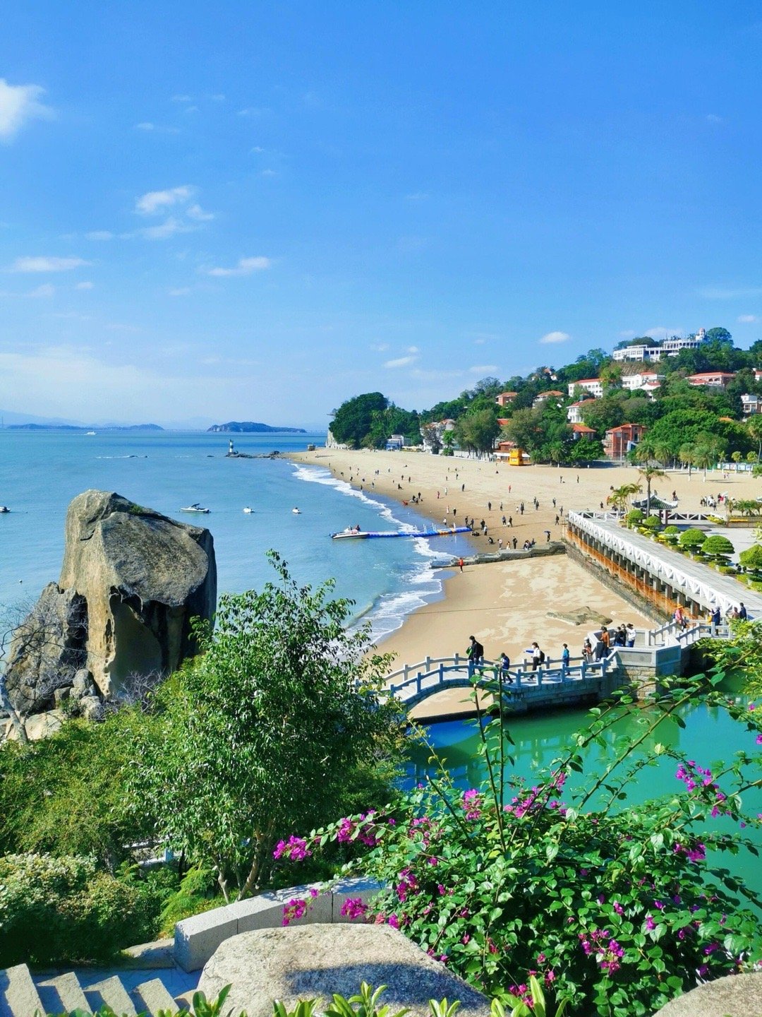 📍鼓浪屿的浪漫，花与海各占一半🫧 