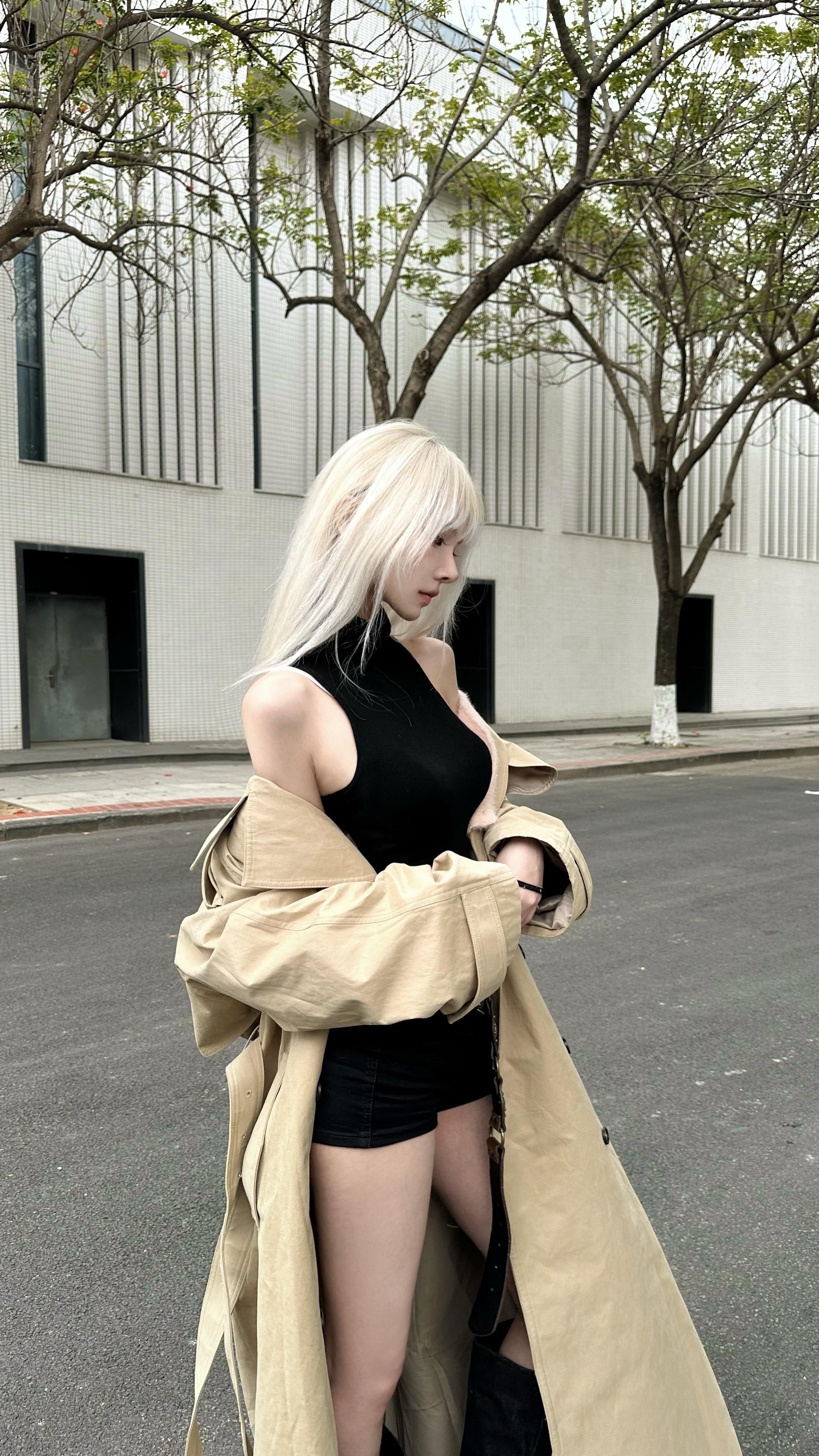 人比曲硬。