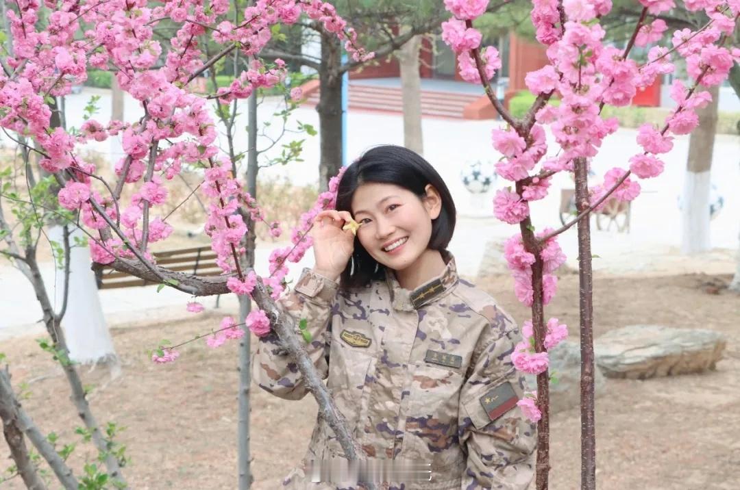 #军恋[超话]#愿我们都在这个春天遇见美好[送花花]收获成功[耶] ​​​