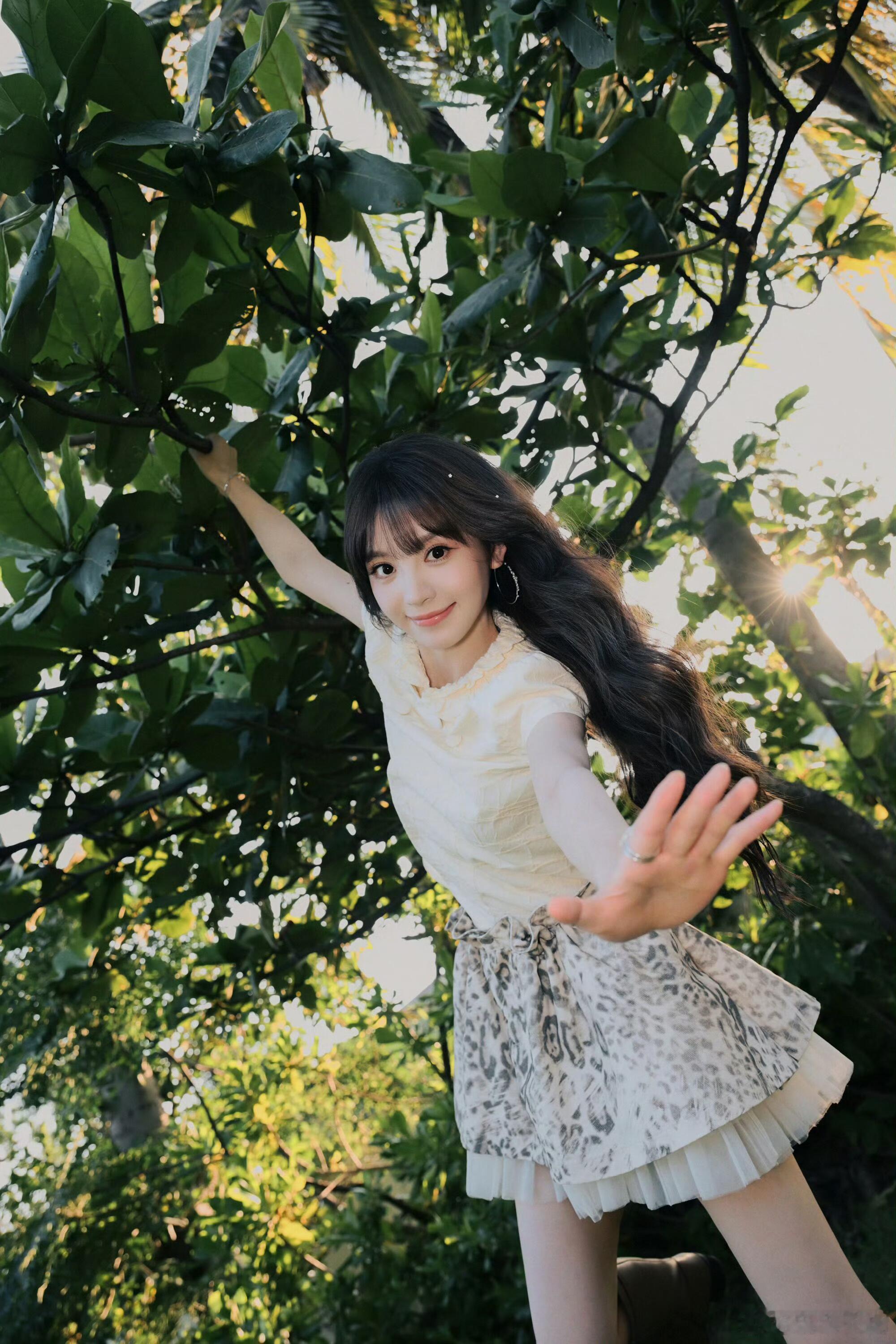田曦薇 有刘海儿漂亮没刘海儿也漂亮田曦薇有没有刘海都好看！！ 