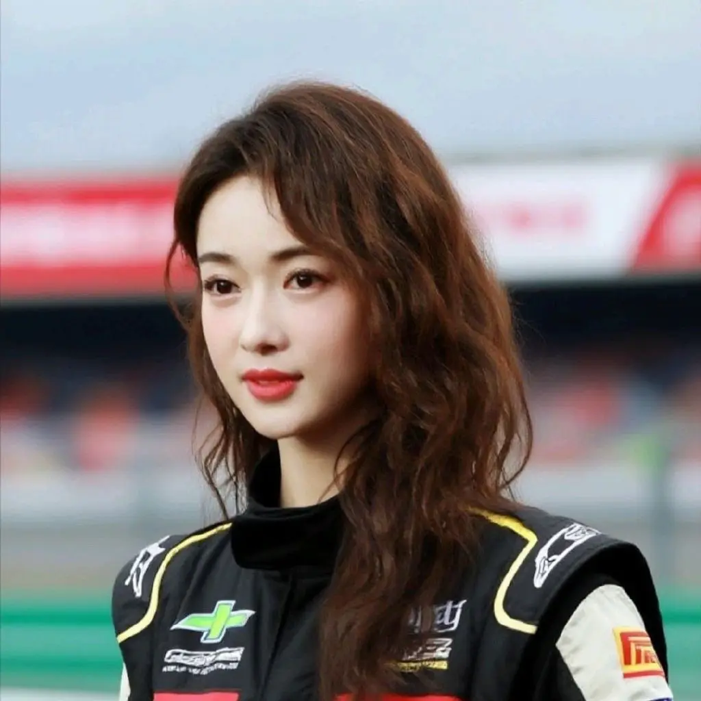 吴谨言。