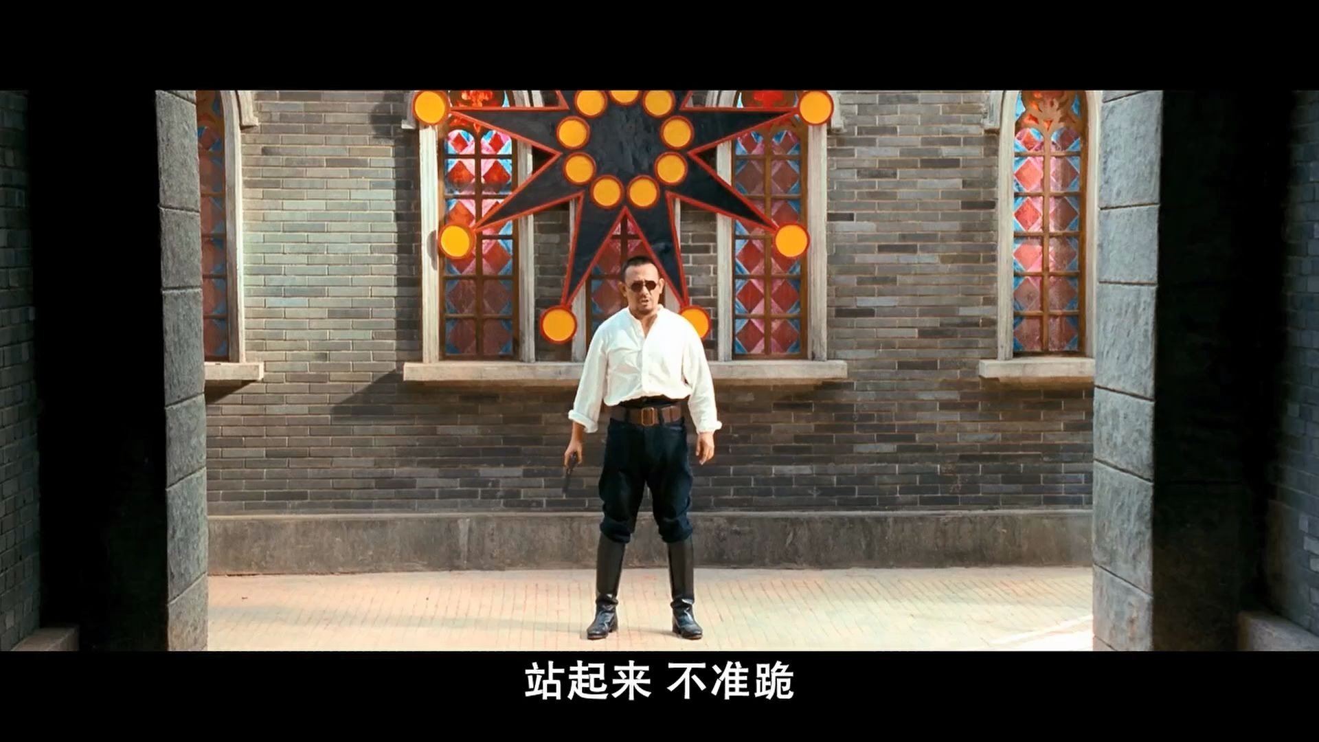 我其实有点理解老登们的心态。我之前拍戏屁股歪你们骂我，我现在拍主旋律你们还骂我？