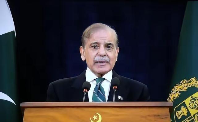 夹在美国伊朗之间，什么也没说错、什么也没做错，却成了中东混战里最大的输家。就在全