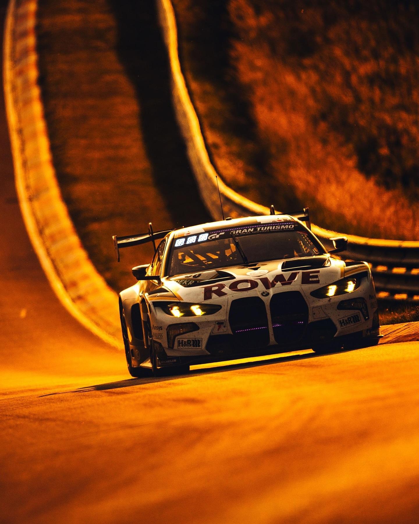 黄昏时段飞驰于纽北的M4 GT3[钢铁侠]bmwsky[超话]赛车 ​​​