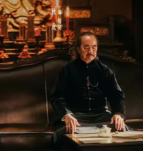 我有一种强烈的预感。
狄龙之所以会出演王宝强的电影。
不是王宝强给他的出演片酬非