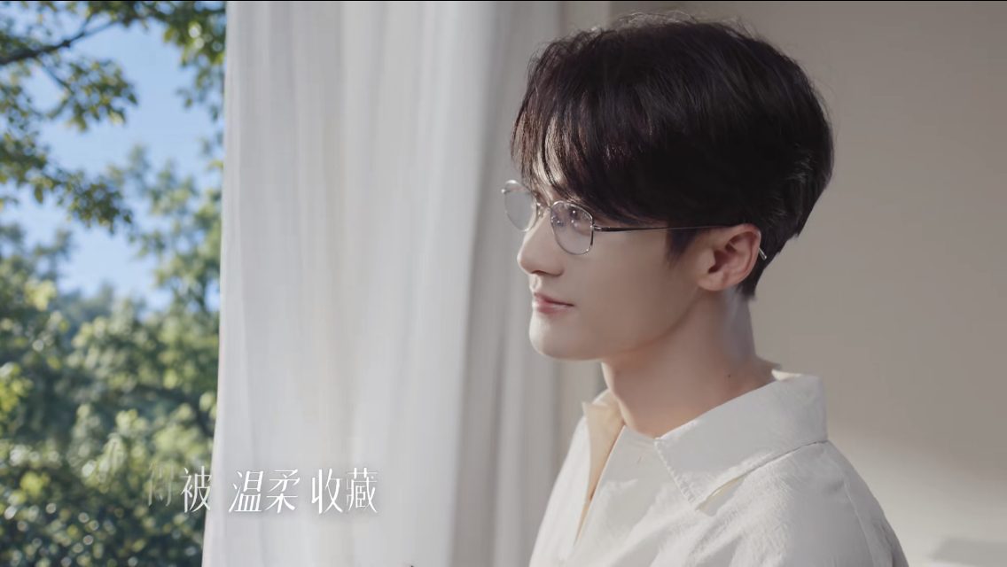 檀健次可心柔全球品牌代言人温柔呵护敏感时刻  我贴合你给出的核心立意，适配明星官