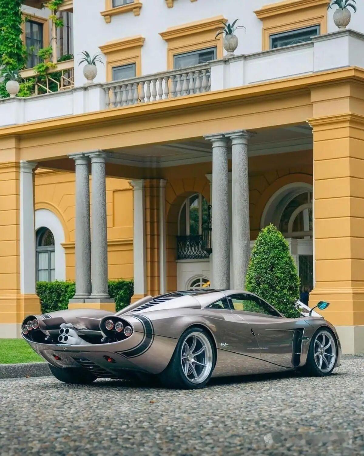 帕加尼Huayra Codalunga 以长尾美学重塑风之形。手工定制极致轻量，