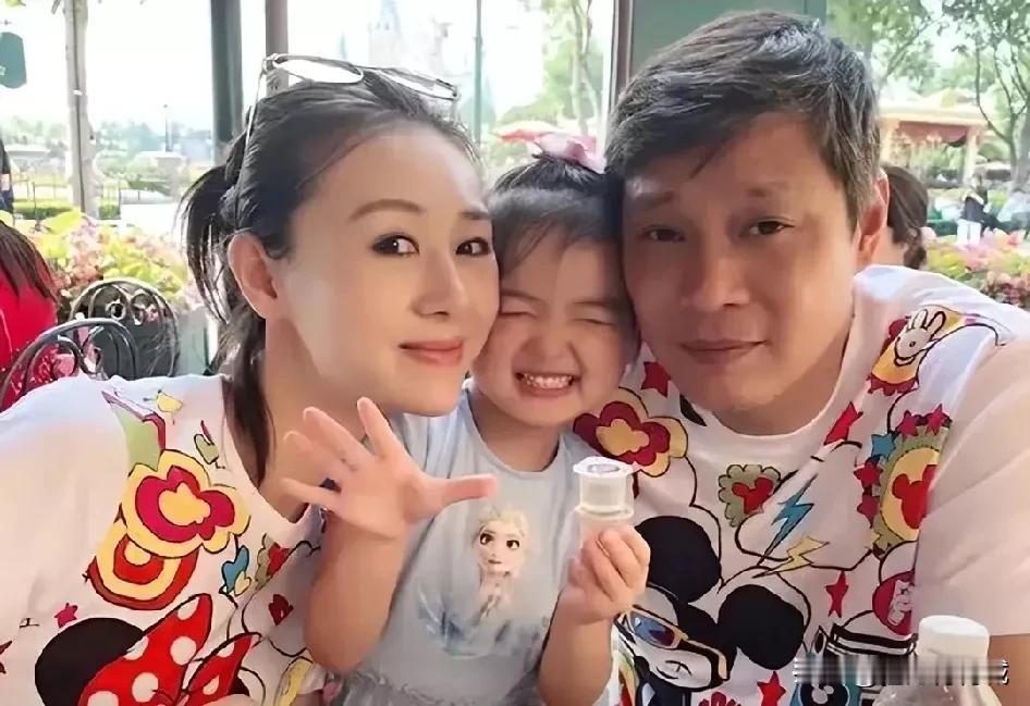 中国足球最佩服的人就是范志毅范大将军，不仅球踢得好，就连演艺事业也是搞得惊人的出