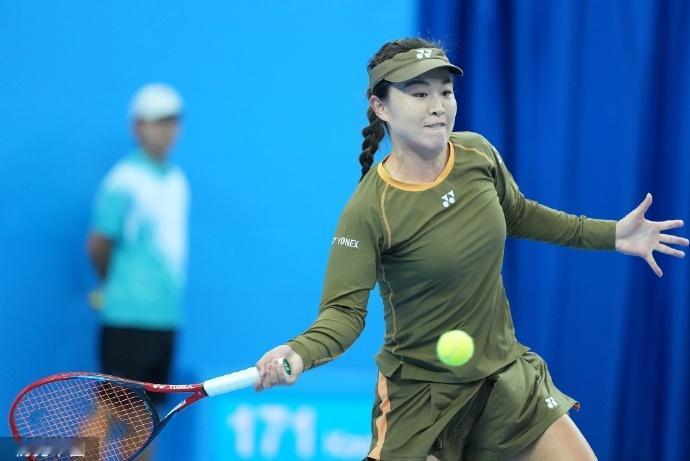 全运会网球女单决赛，朱琳2比0战胜高馨妤【6-1,6-2】，五次出战全运会终于收