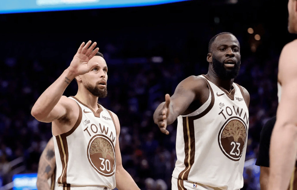 库里金州勇士nba吐槽大会NBA近日，勇士球员德雷蒙德格林在个人节目中谈到了球队