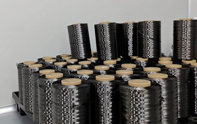 很多人没明白，中国T1200碳纤维突破后意义有多大？这么说吧？咱们战斗机、航天等