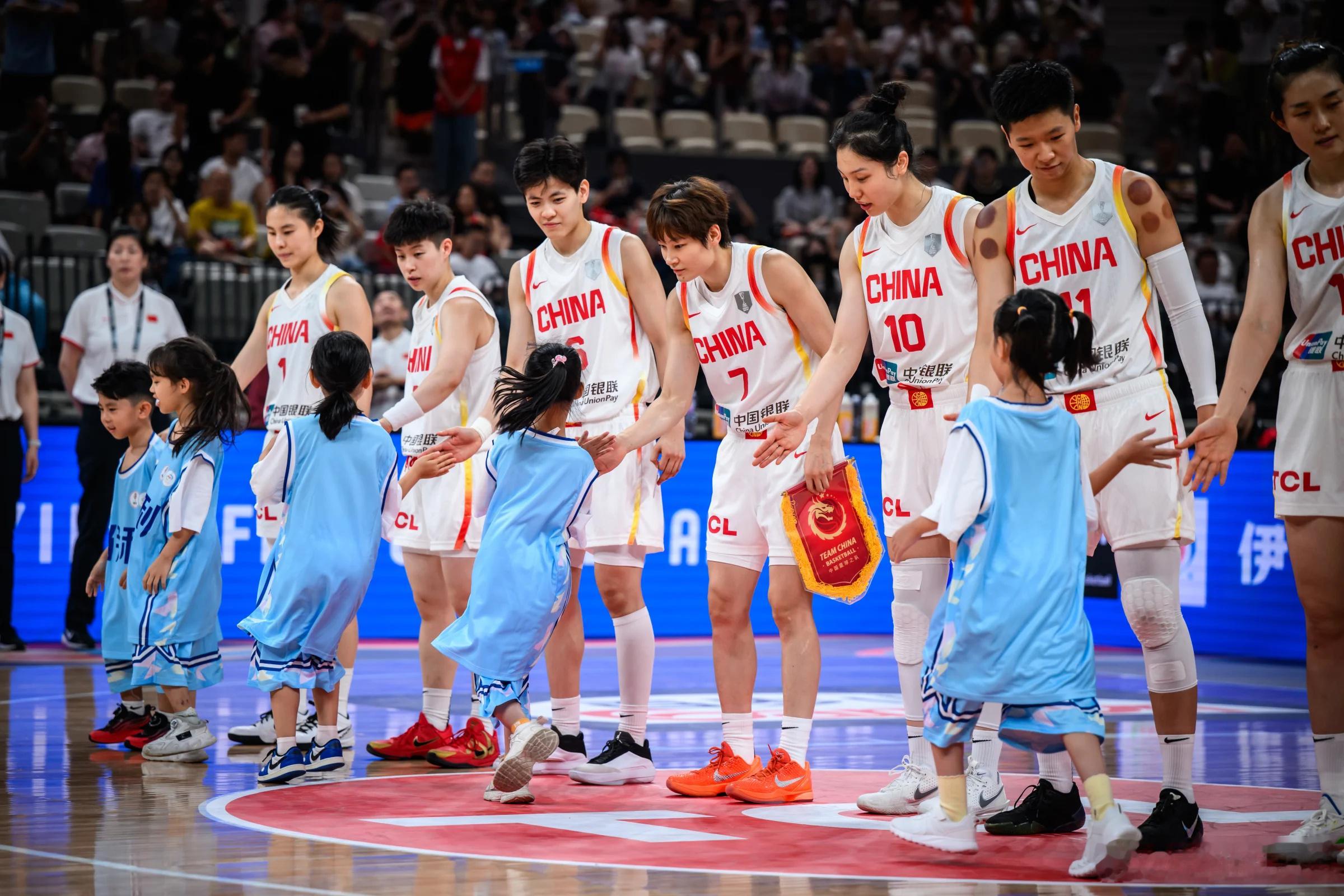 开门红再接再厉！加油！👍中国女篮加油 ​​​