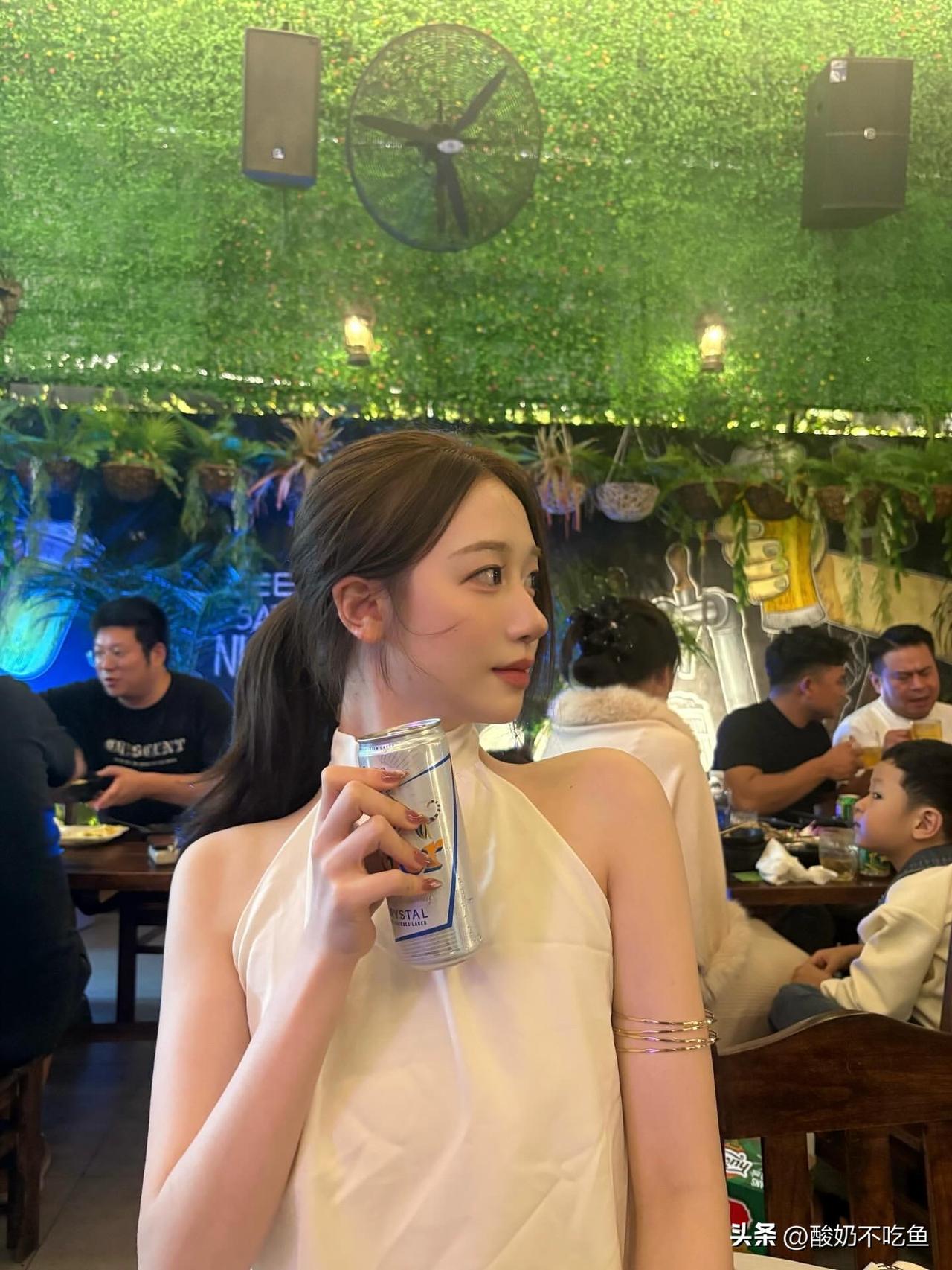 女人怎么穿才好看啊开始期待夏天和你一起吹晚风，其实也沒有特別喜欢夏天，只是期待和