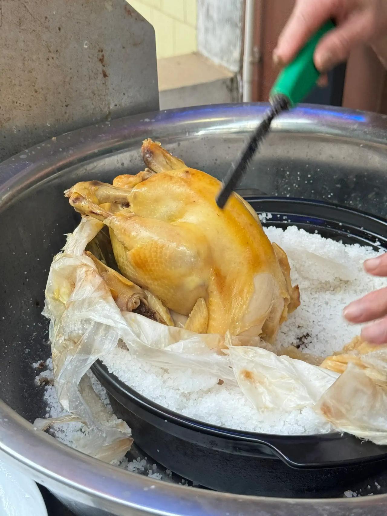 在文昌｜我宣布这是文昌最好吃的盐焗鸡

🐔好久没吃到好吃的盐焗鸡，之前吃的要不