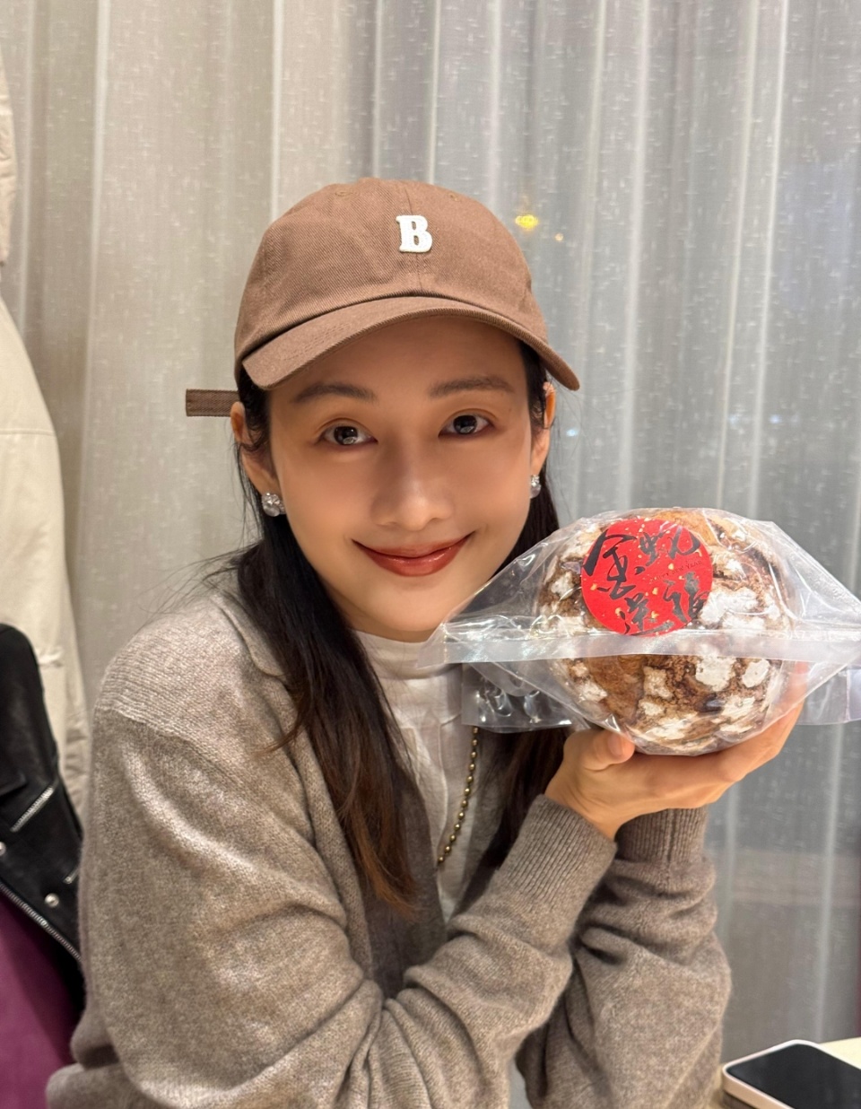 王鸥对不起 魏晨原谅 有些粉丝一天天到底在yy些什么？王鸥正常跟同事互动，都要被