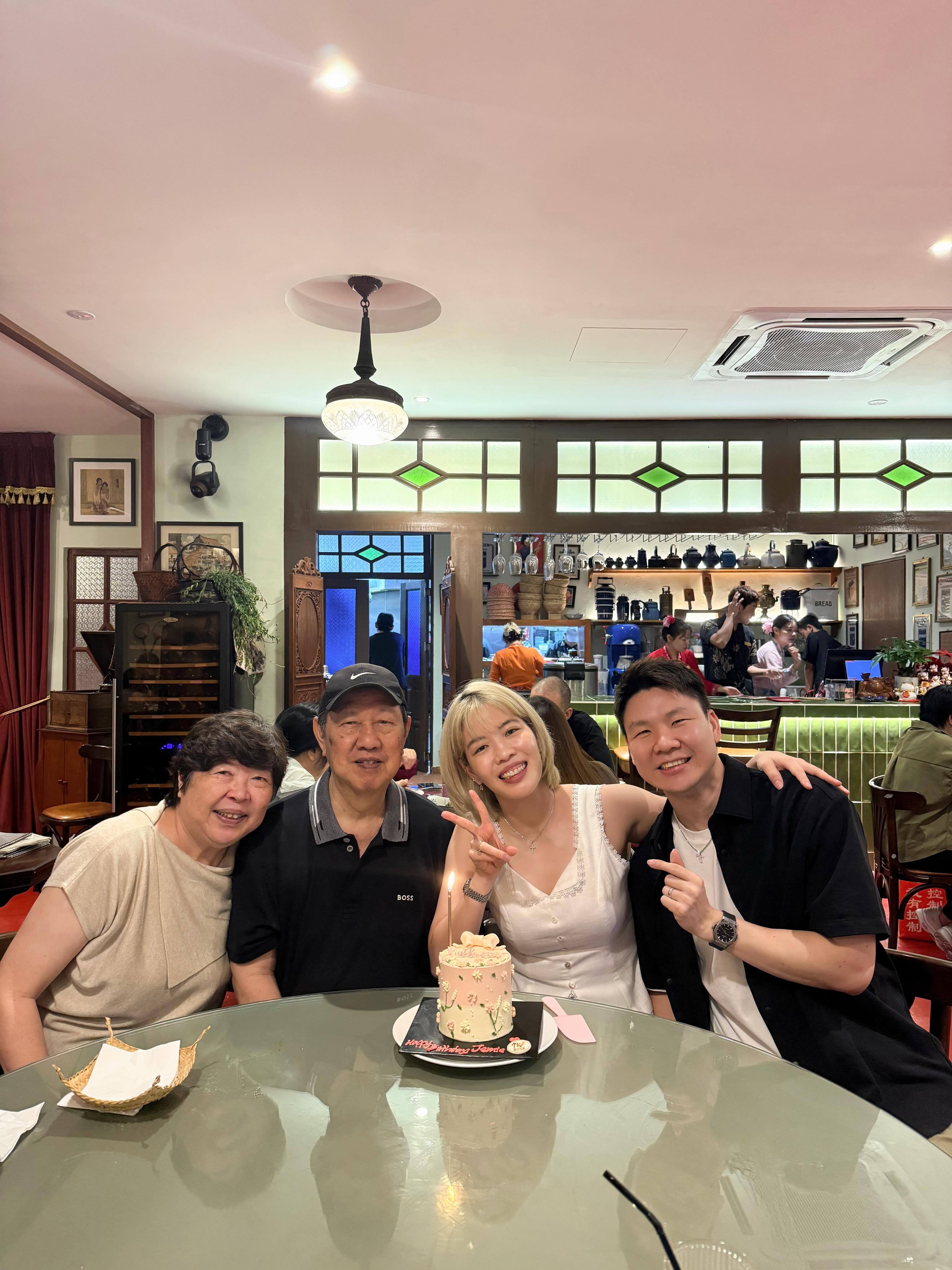 发哥发嫂的生日周末：✨ Birthday weekend done right.