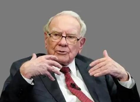 95岁巴菲特退休爆预言：“美日会更强大”！人们在猜“咋不提中国”时，没成想他关于