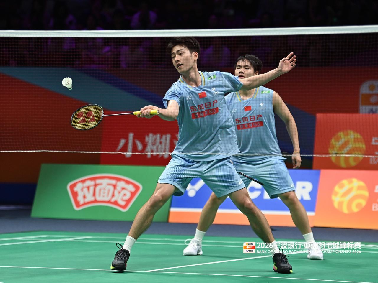 2026年亚洲羽毛球锦标赛男双次轮，梁伟铿/王昶在15-21先失一局的情况下，以