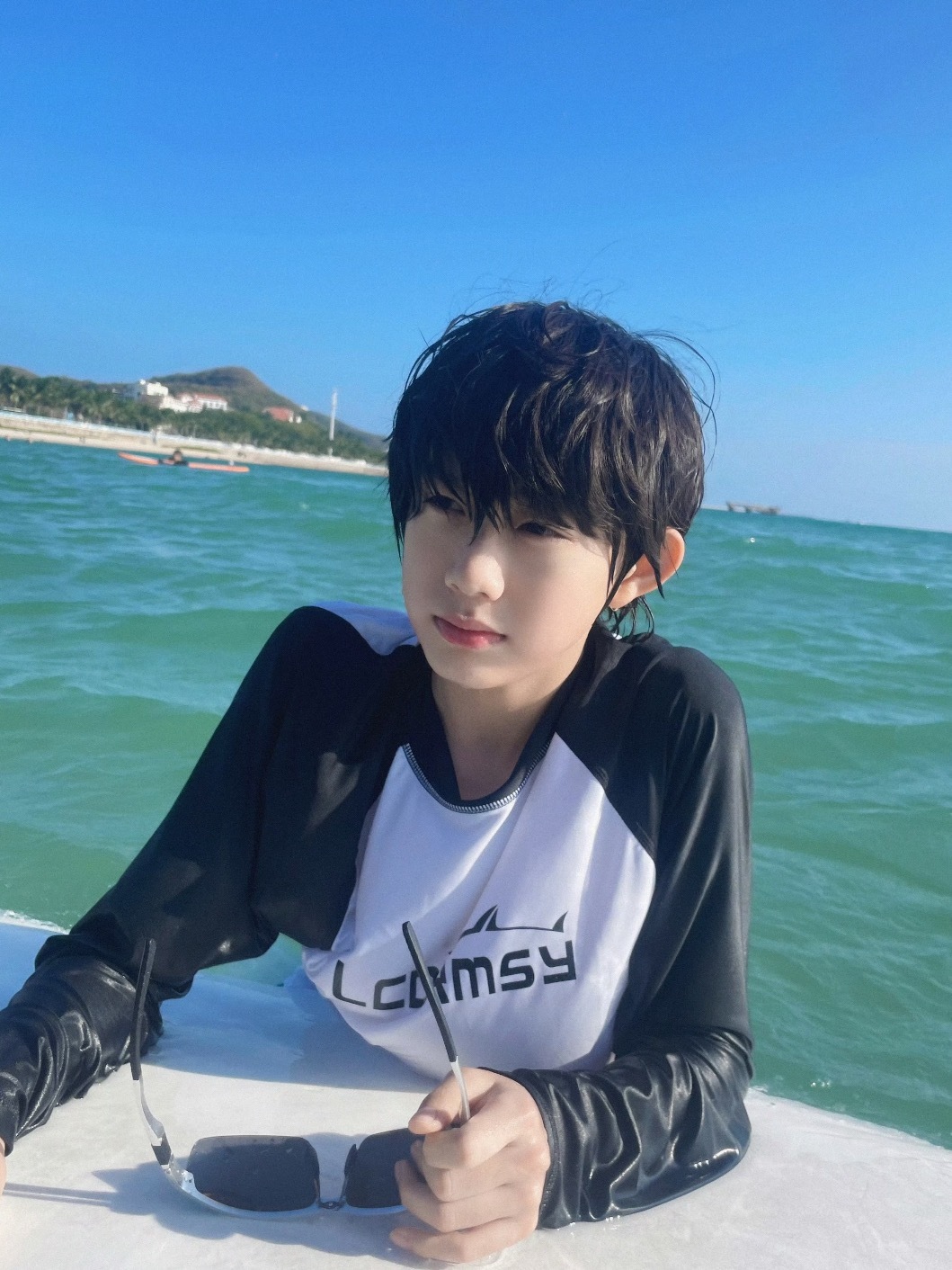 陈奕恒高清毕业照 哼哼初中毕业快乐～从小豆丁真正开始向少年体成长为更有担当勇敢的