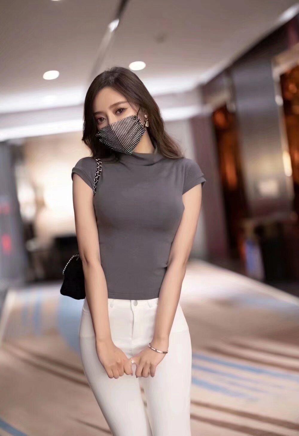 蚜虫吃青草，銹吃鉄，虛偽吃靈魂。