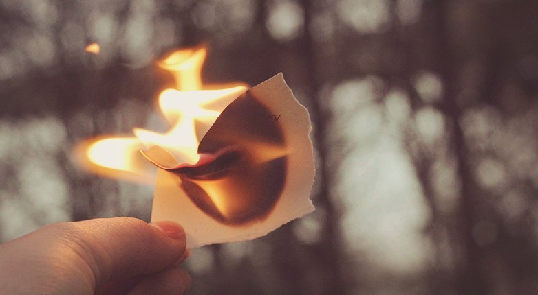 “人这辈子最高级的清醒：”1.离开你的人，不挽留2.欺骗你的人，不交往3.造谣你