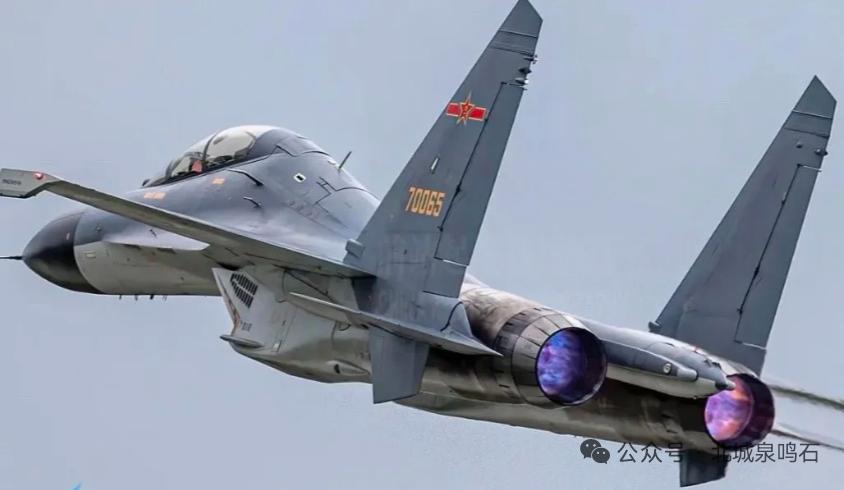 中国🇨🇳又多了一款先进的四代机，战斗力不亚于歼一16战斗机，名符其实世界强战