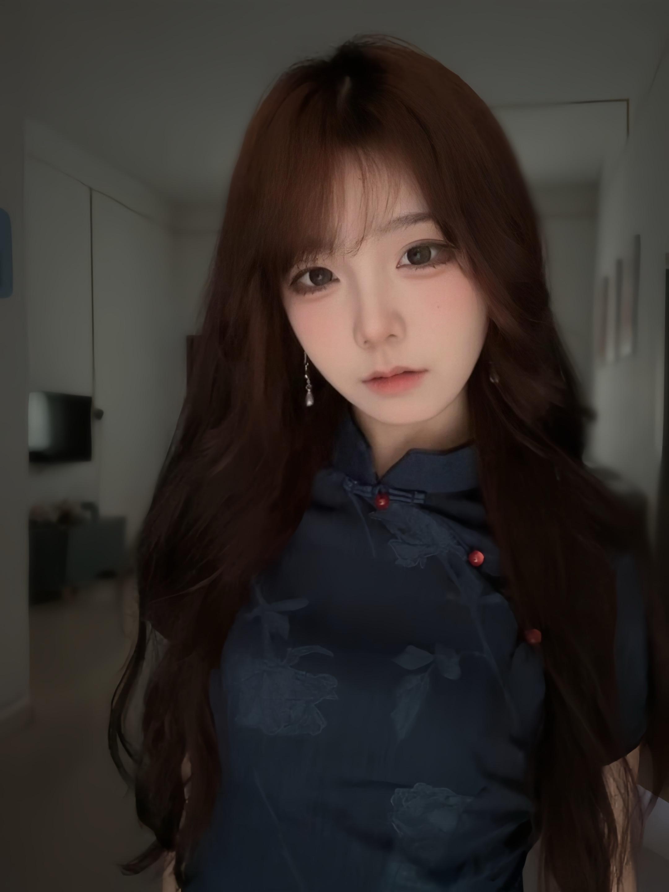 哦
