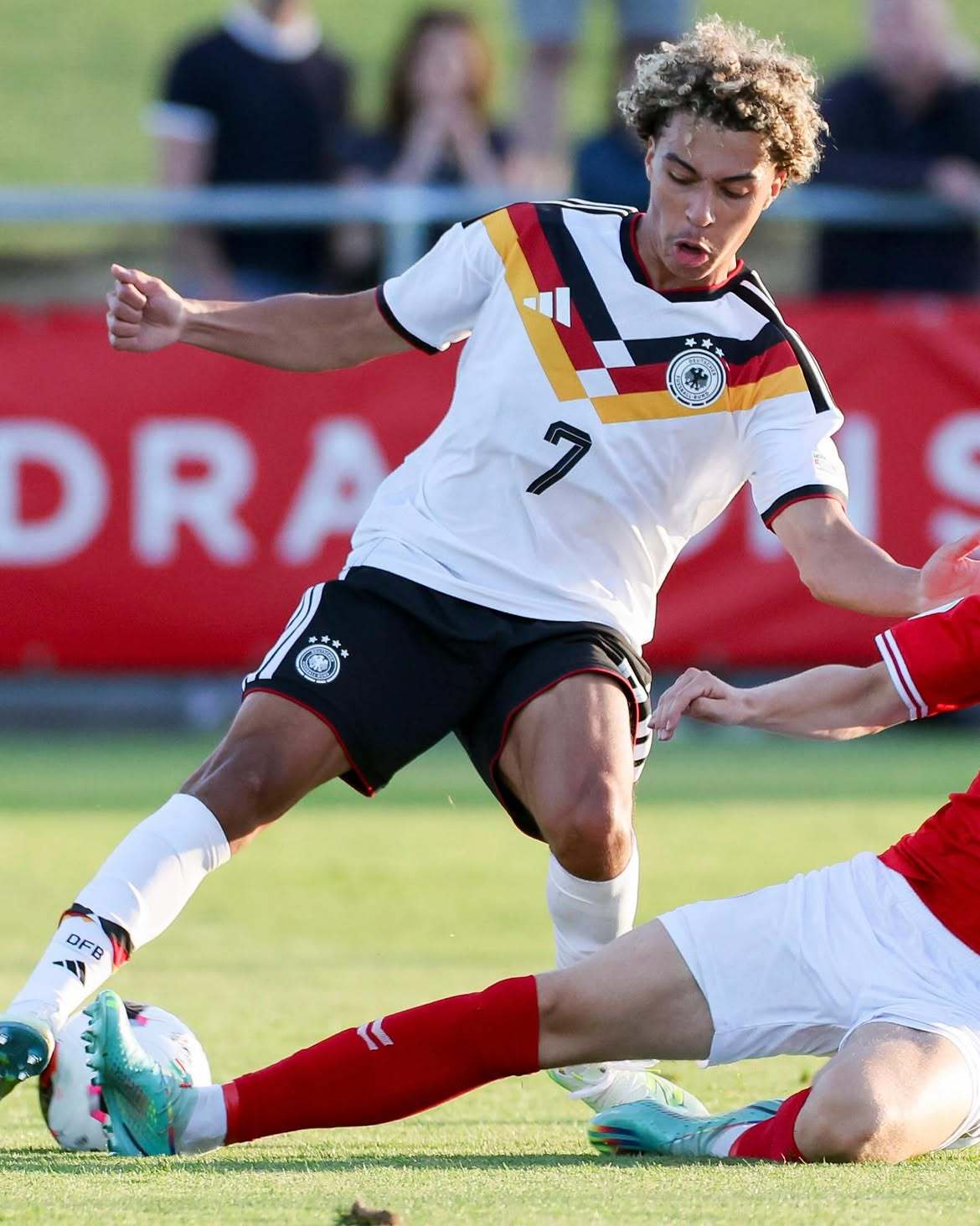 🙌德国足球的未来，就在厂中！🇩🇪🇩🇰U19欧锦赛决赛圈首轮小组赛，德国