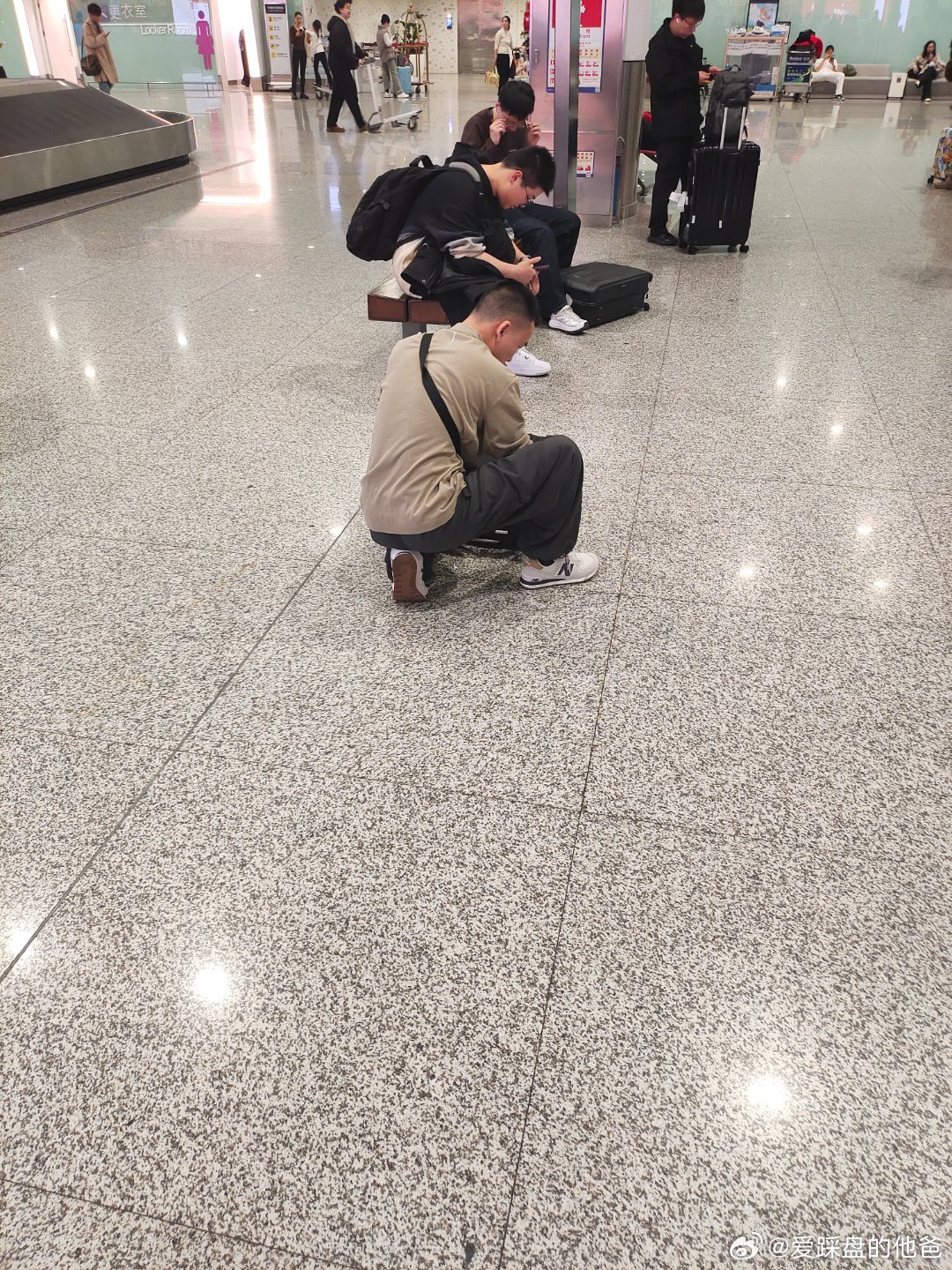 深圳好热啊，冒汗了，浑身痒，