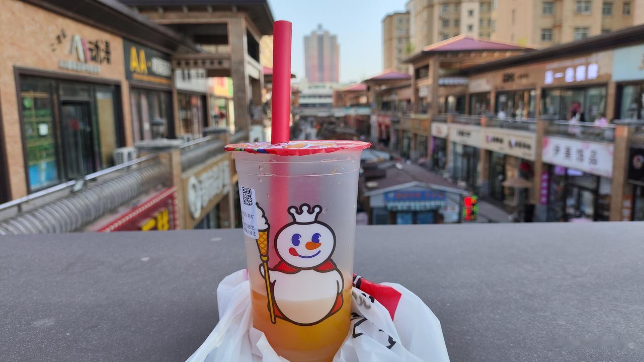 43岁宝妈和15岁青春期女儿的周六……

下午陪孩子逛了三个小时的街，
出去的时