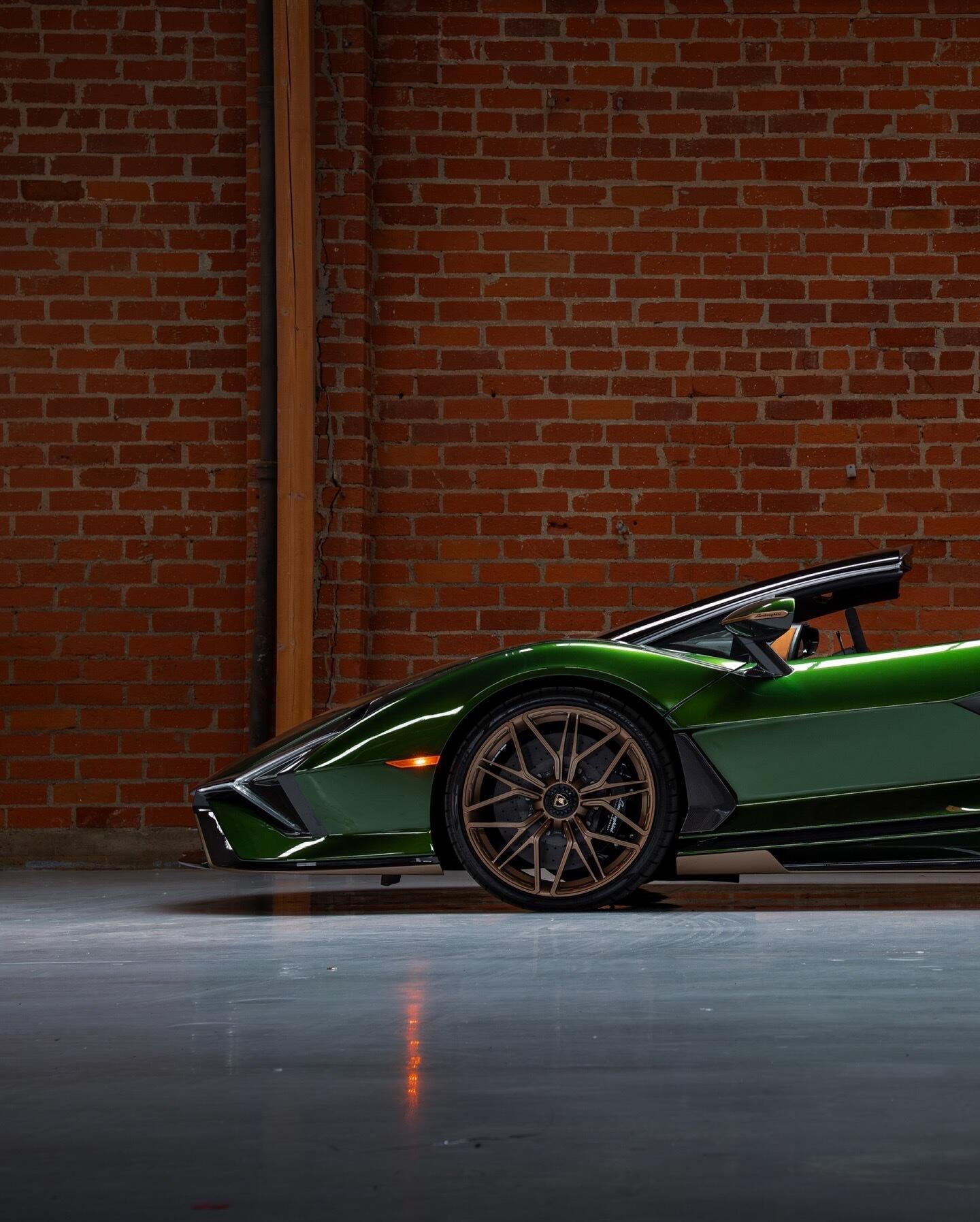 【兰博基尼 Sián Roadster—划时代的限量敞篷】兰博基尼 Sián R