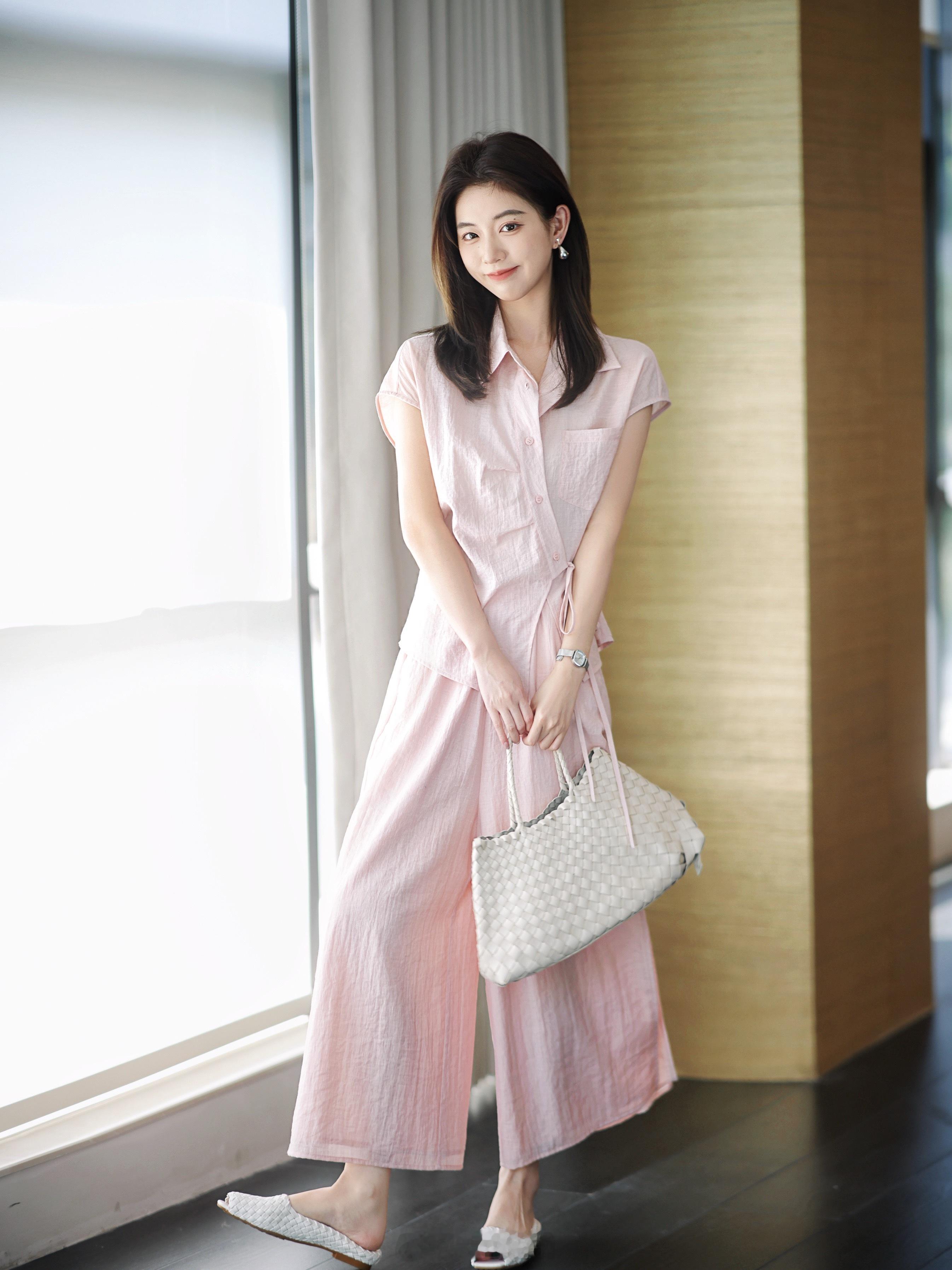 我说“粉色脑袋”无法退出这条微博！淡淡的干净的粉 粒粒也去看过实物了 轻、凉快很