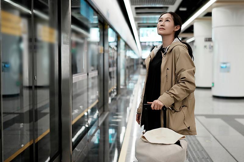 这段时间明显感觉时间不够用，我发现真正拉开人与人差距的，从来不是某一次熬夜、某一