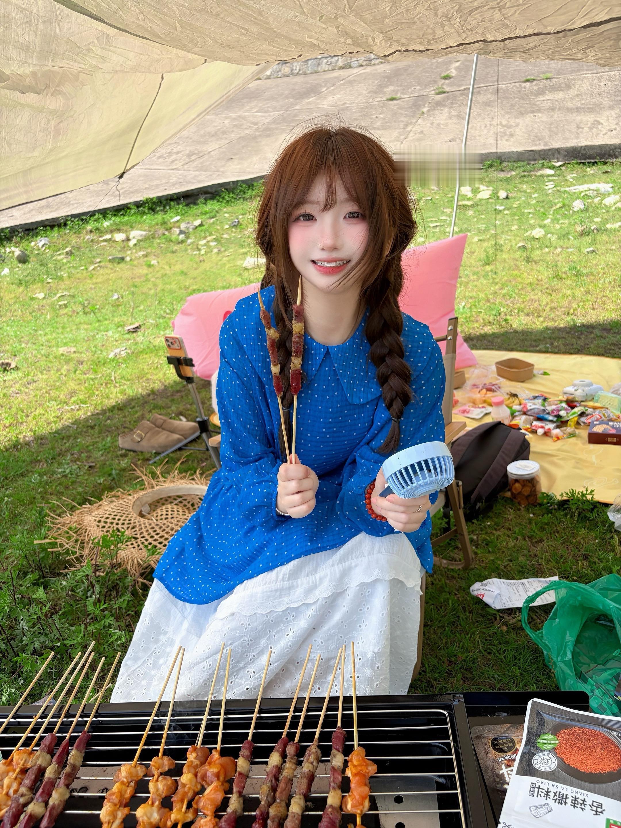 人在面临幸福时会突然变得很胆怯，其实抓住幸福比忍受痛苦更需要勇气