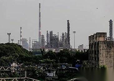 前几天全世界都在传，说印度扛不住了，要跟俄罗斯石油说拜拜。
结果呢？
今天新闻就