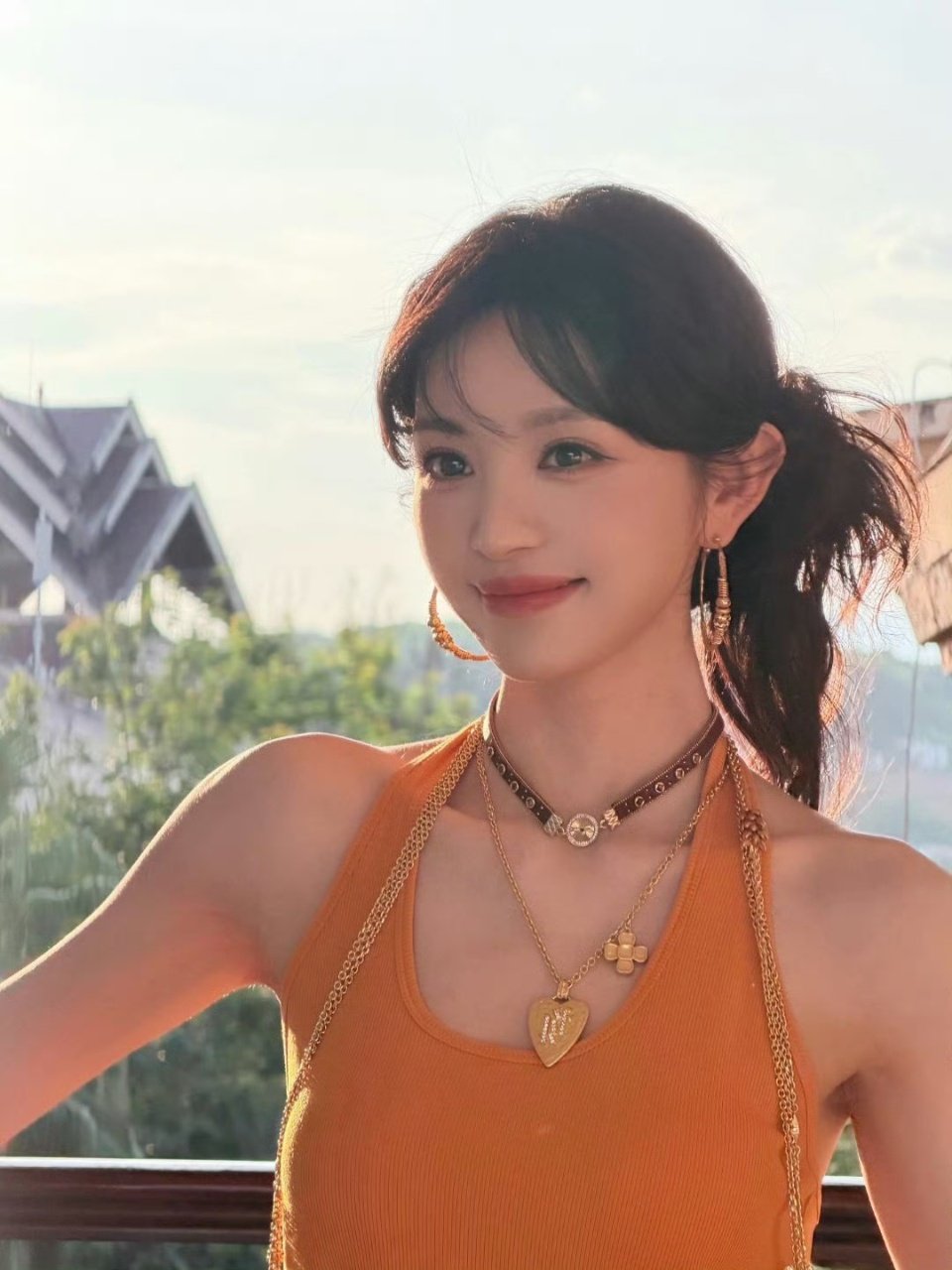 田曦薇的播音腔好绝田曦薇播音腔质感十足，吐字清晰利落，听着特别治愈悦耳。 