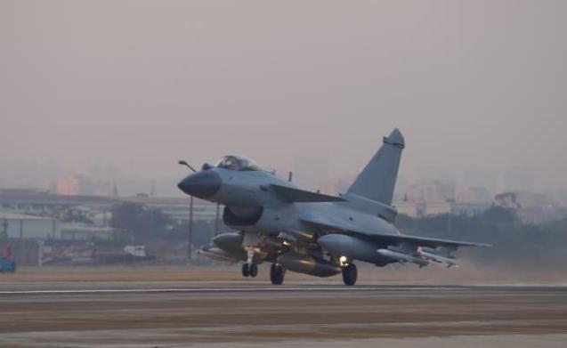 台海演习第二天，解放军亮出真本事，台当局反应还是老三样

解放军环台演习进入第二